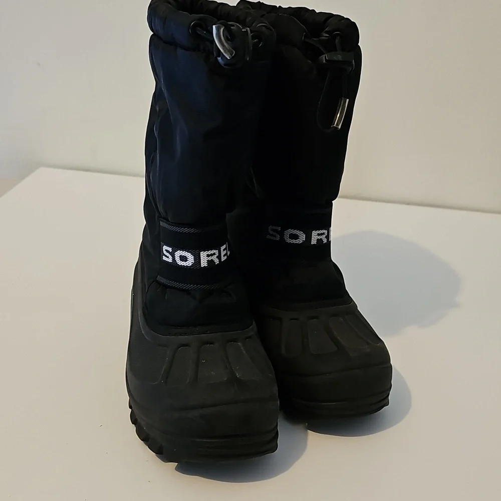 Sorel Childrens Cub black snow boots.  Size 1